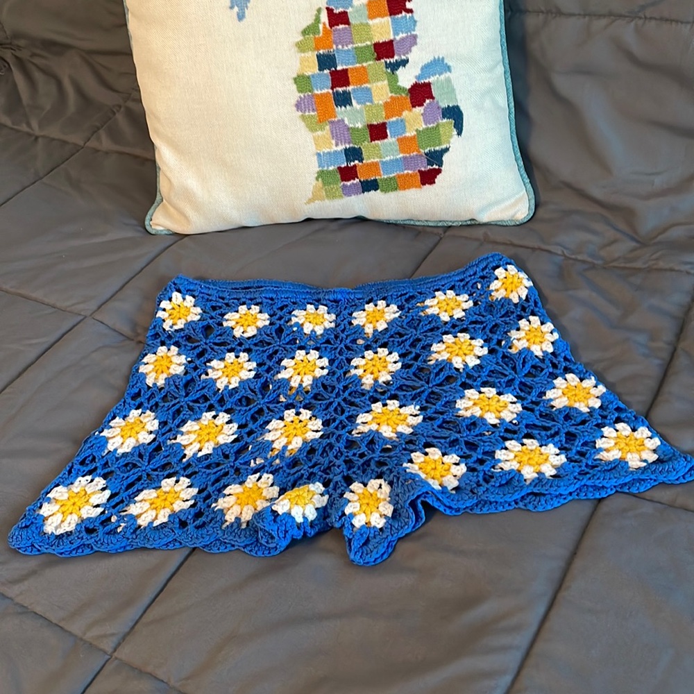 Blue Yellow White Flower Power Festival Woodstock Crochet Shorts New L Hippie